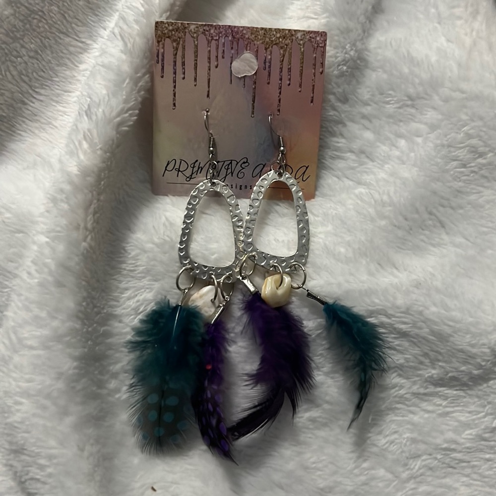 Feather and shell earrings